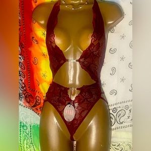 Very sexy lingerie by Avidhove size large and color is burgundy